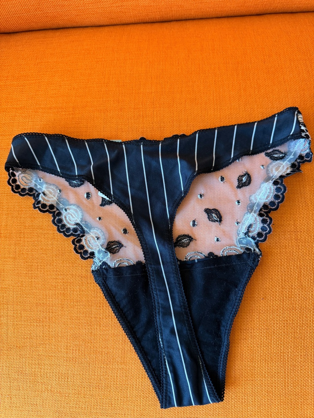 Vintage Marvel Black and White Lace Bikini Brief - Picture 2 of 8